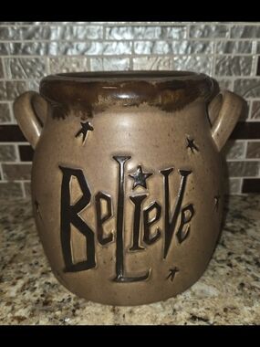 EUC Honey And Me "Believe" Brown Ceramic Holiday Christmas Pot Decor 2014